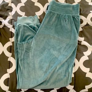 NWT Victoria’s Secret Velvet joggers extra large